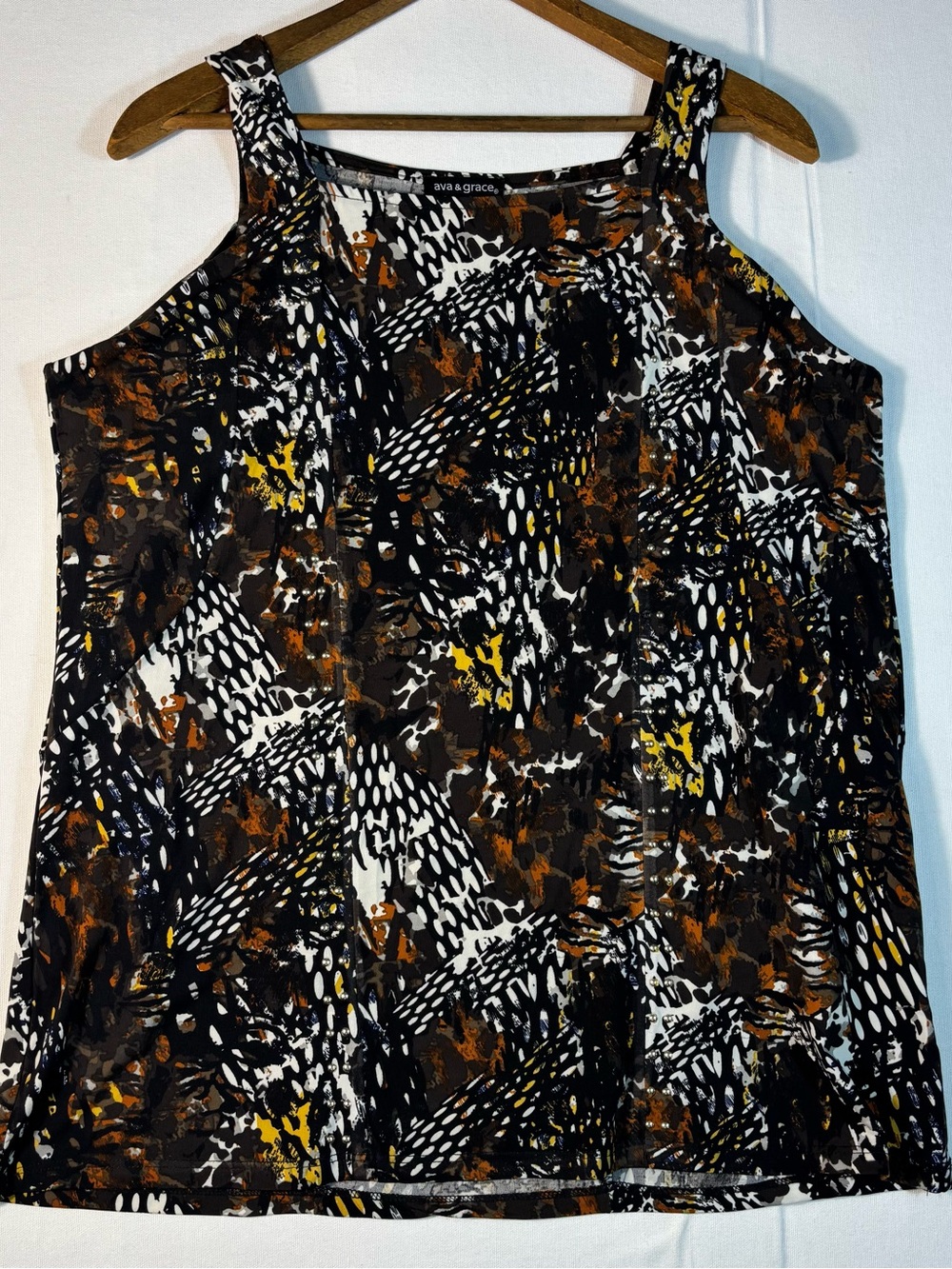 Ava & Grace Women’s L Black White Brown and Orange Abstract Sleeveless Tank Top
